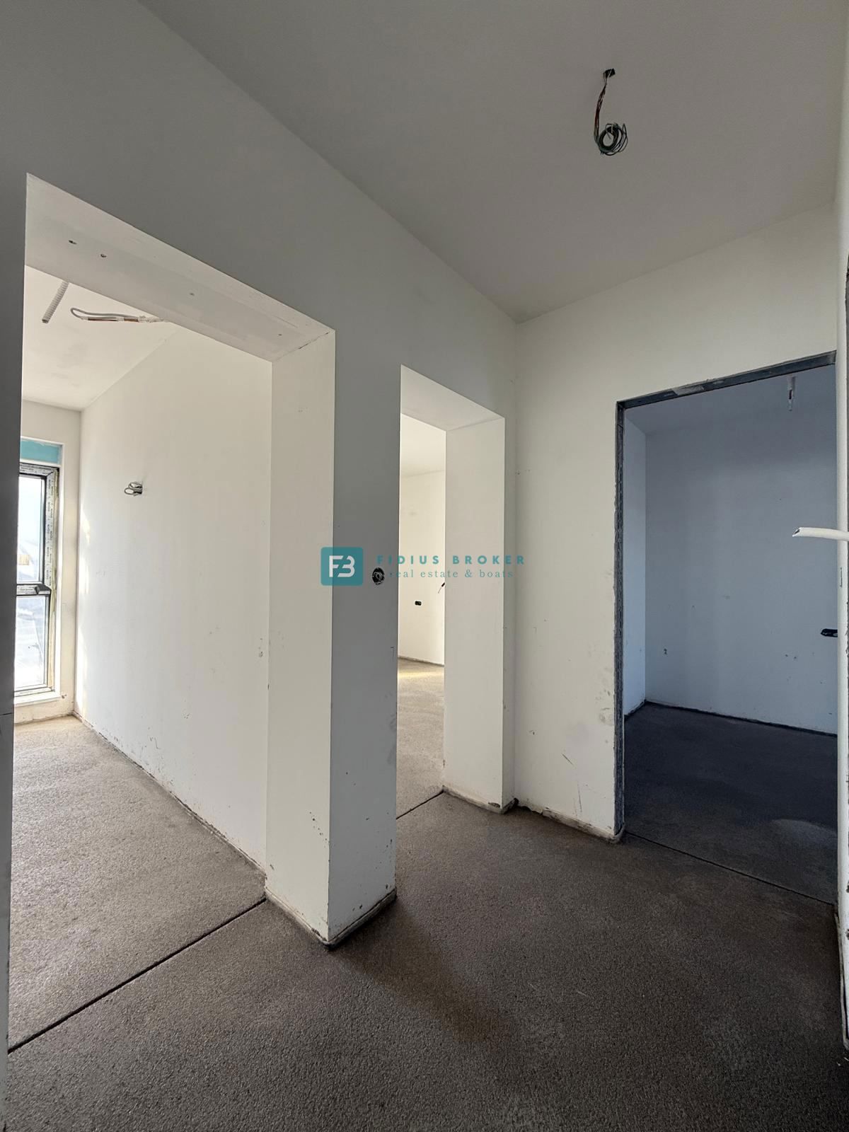 VODICE, novogradnja, 1. nadstropje, 3 spalnice, pogled na morje, shramba