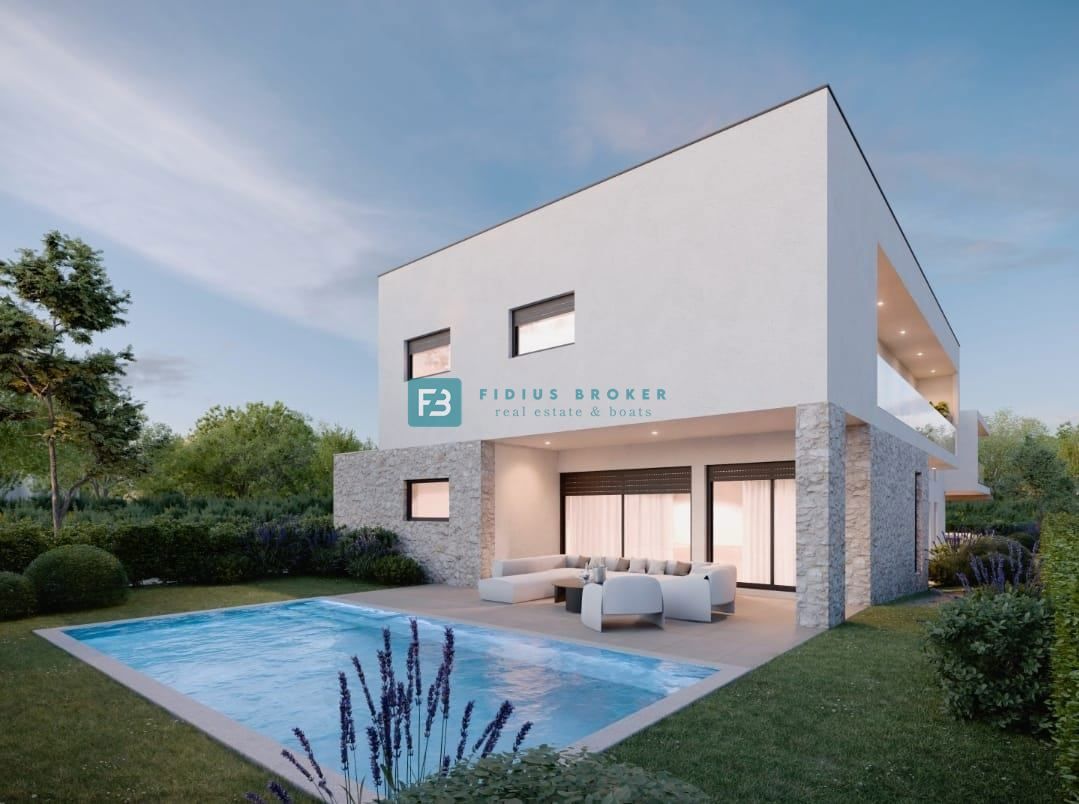 VODICE, novogradnja, 1. nadstropje, 3 spalnice, pogled na morje, shramba