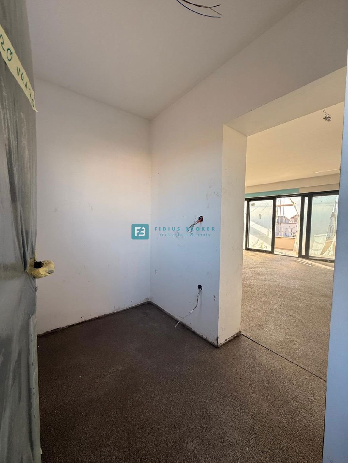 VODICE, novogradnja, 1. nadstropje, 3 spalnice, pogled na morje, shramba