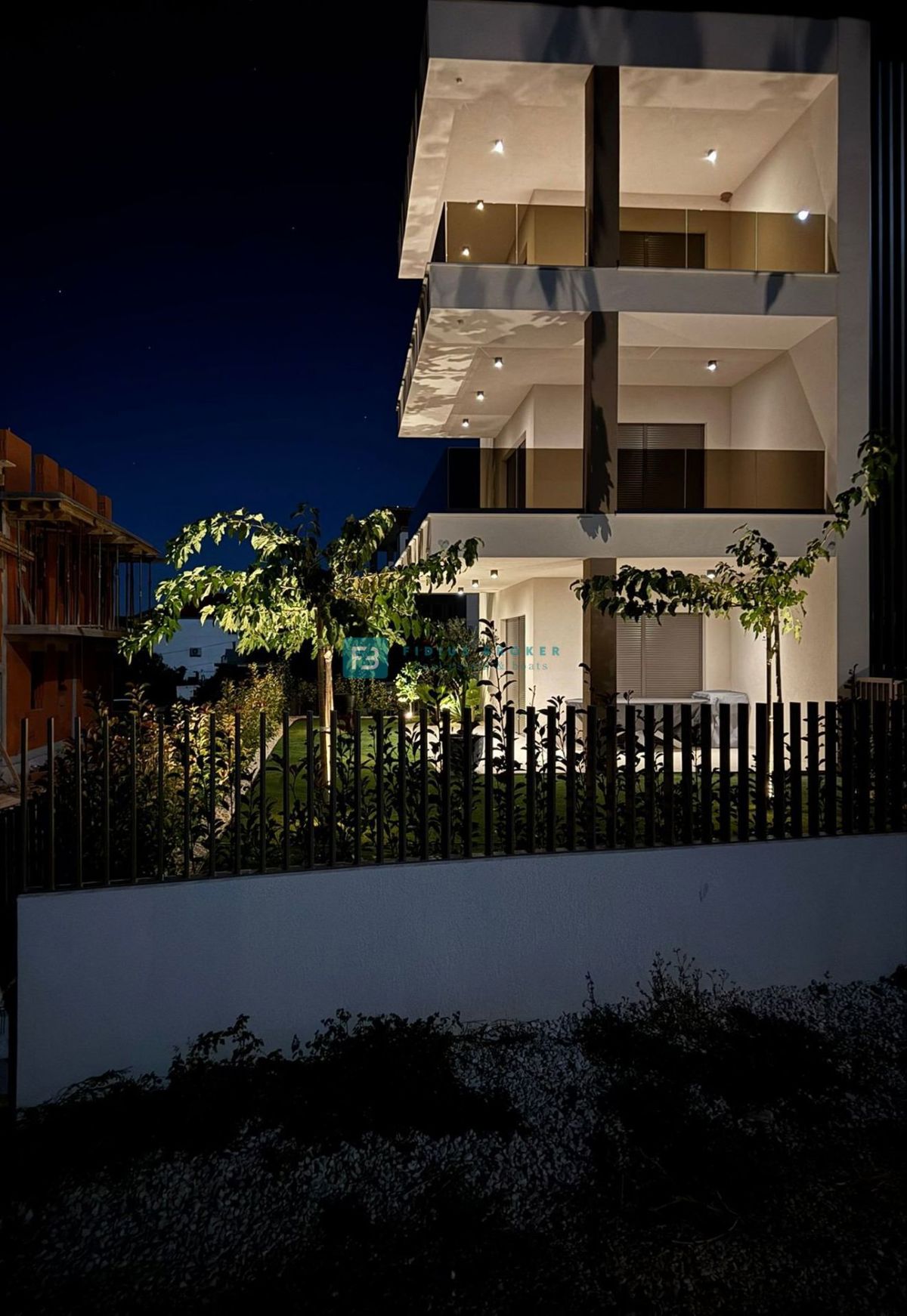 VODICE, novogradnja, 350 m od plaže, 2. nad., pogled na morje