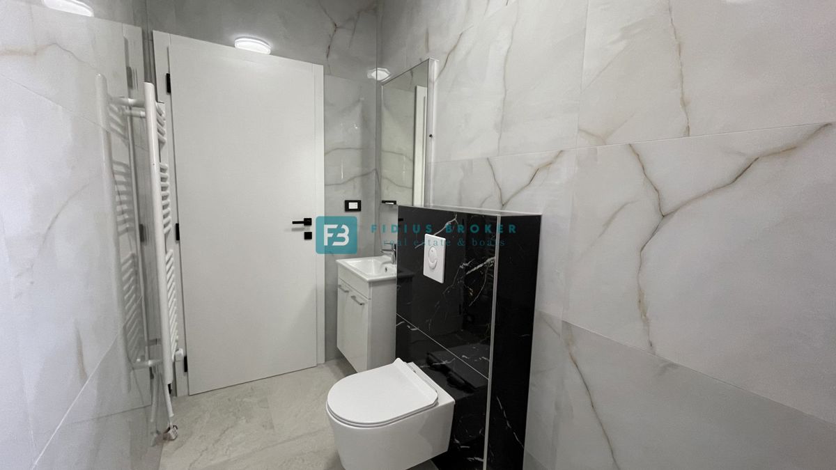 TRIBUNJ, nova, dvojček, panoramski pogled na morje, bazen