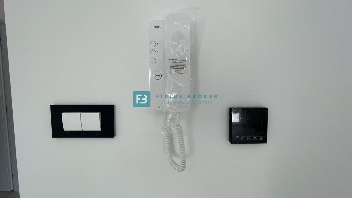 TRIBUNJ, nova, dvojček, panoramski pogled na morje, bazen