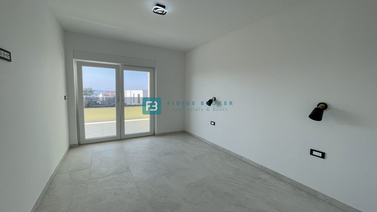 TRIBUNJ, nova, dvojček, panoramski pogled na morje, bazen