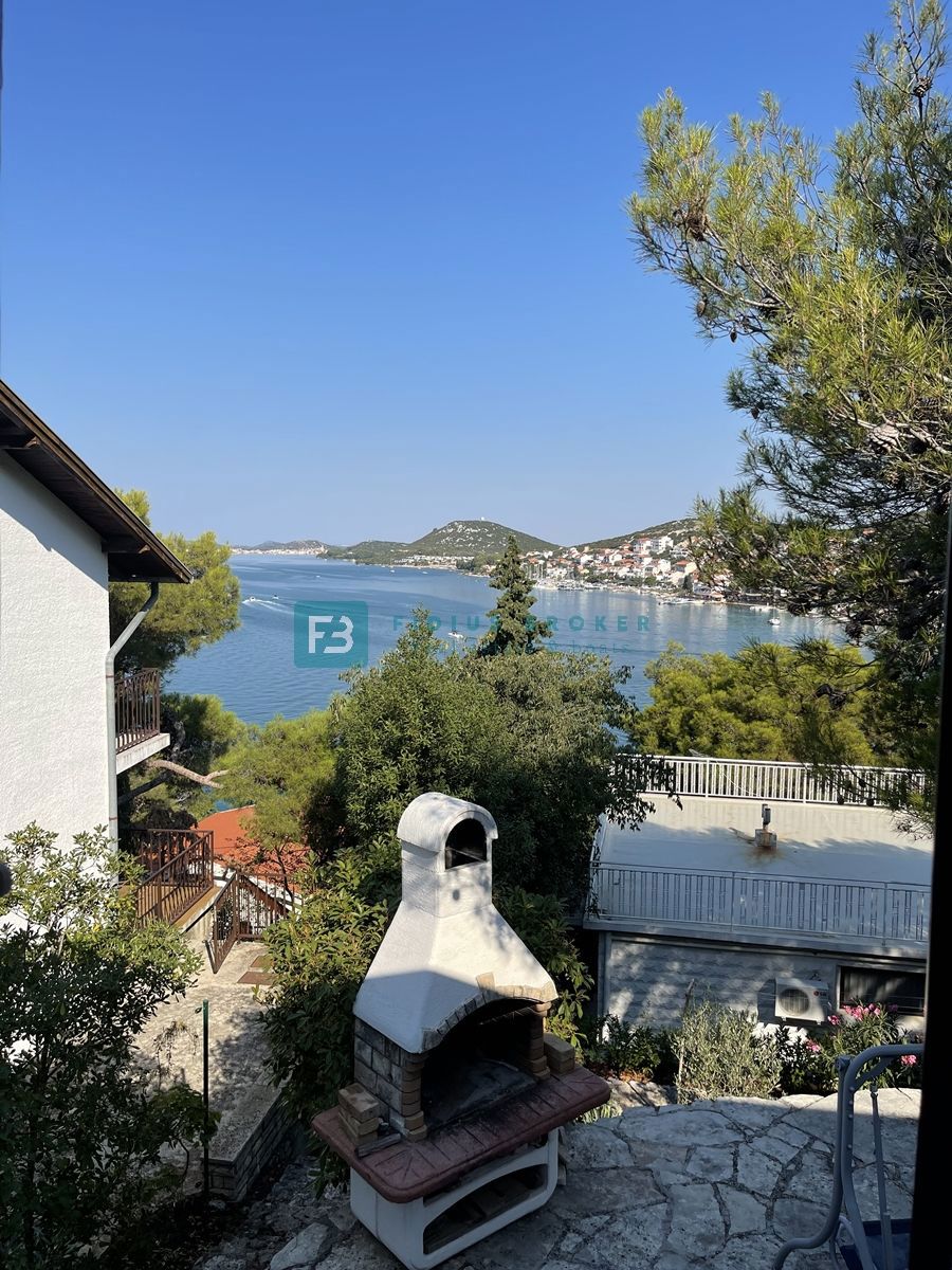 TISNO, čudovita samostojna hiša, 60 m od plaže, odprt pogled na morje