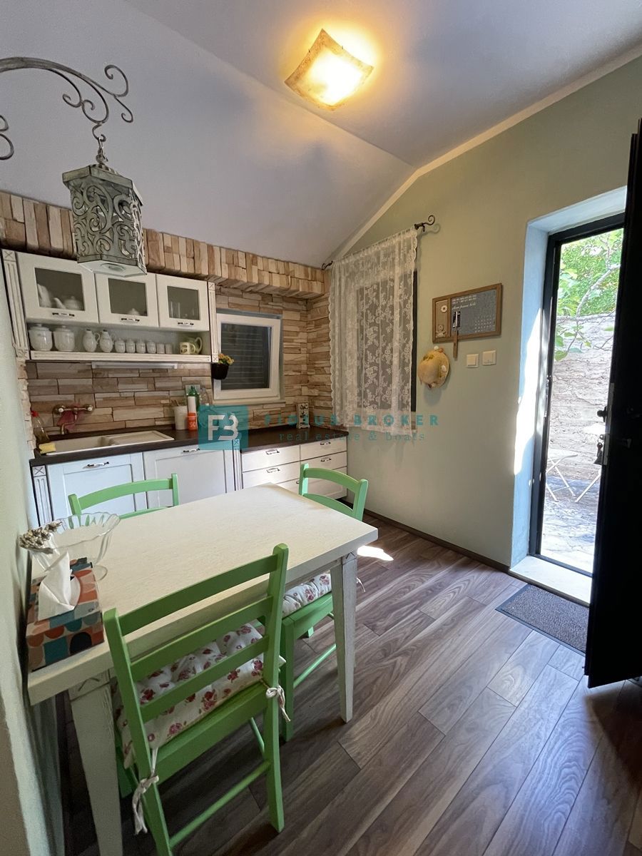 TISNO, čudovita samostojna hiša, 60 m od plaže, odprt pogled na morje