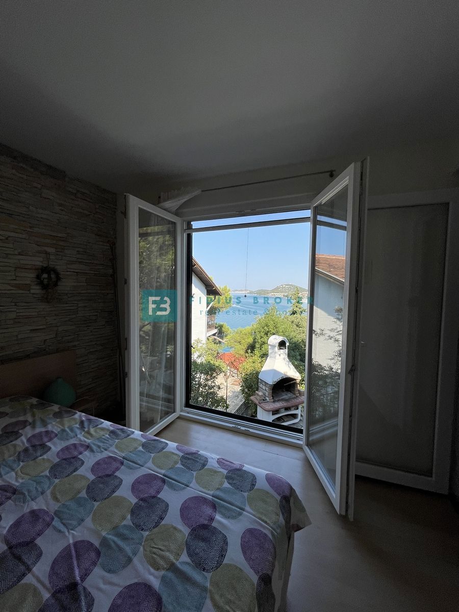 TISNO, čudovita samostojna hiša, 60 m od plaže, odprt pogled na morje