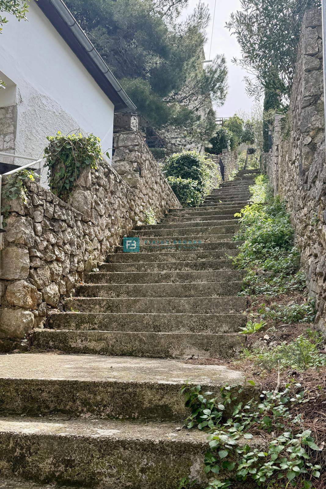 TISNO, čudovita samostojna hiša, 60 m od plaže, odprt pogled na morje
