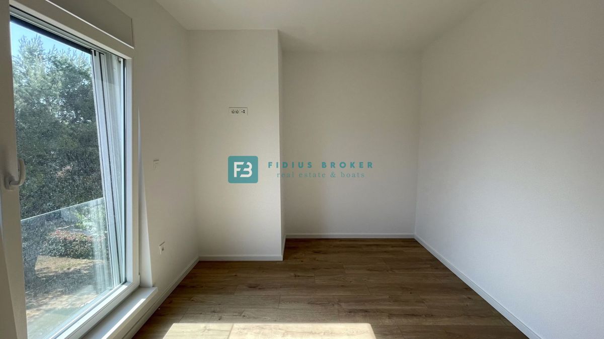 VODICE - SRIMA, novo, 2. vrsta do morja, penthouse, strešna terasa, panoramski pogled na morje