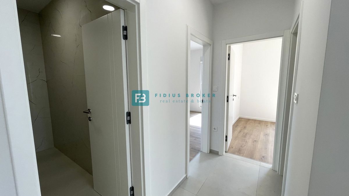 VODICE - SRIMA, novo, 2. vrsta do morja, penthouse, strešna terasa, panoramski pogled na morje