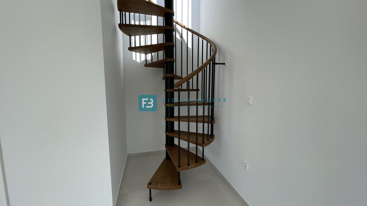 VODICE - SRIMA, novo, 2. vrsta do morja, penthouse, strešna terasa, panoramski pogled na morje