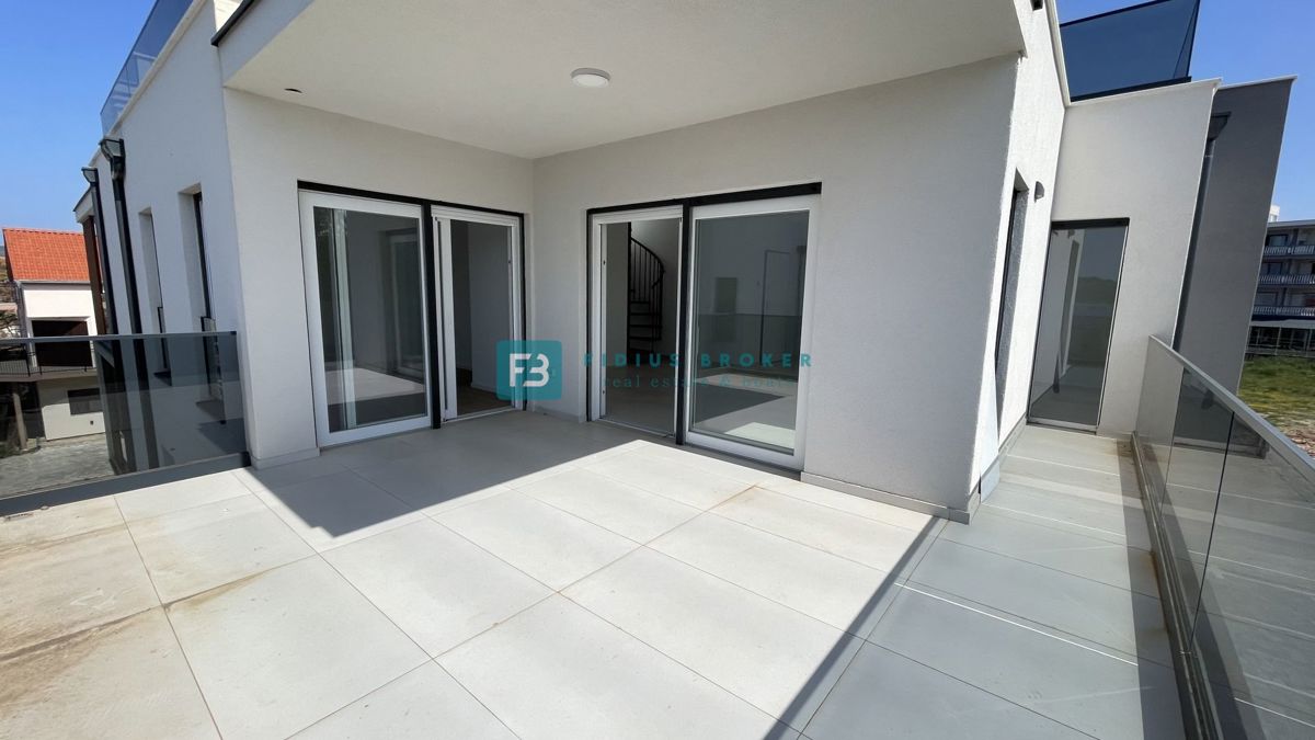 VODICE - SRIMA, novo, 2. vrsta do morja, penthouse, strešna terasa, panoramski pogled na morje