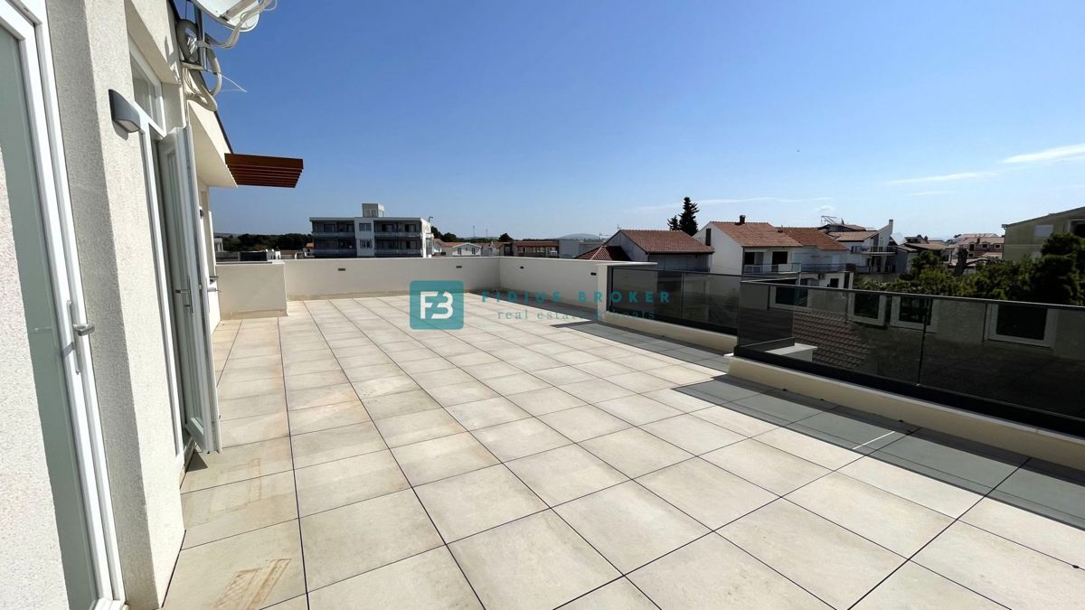 VODICE - SRIMA, novo, 2. vrsta do morja, penthouse, strešna terasa, panoramski pogled na morje