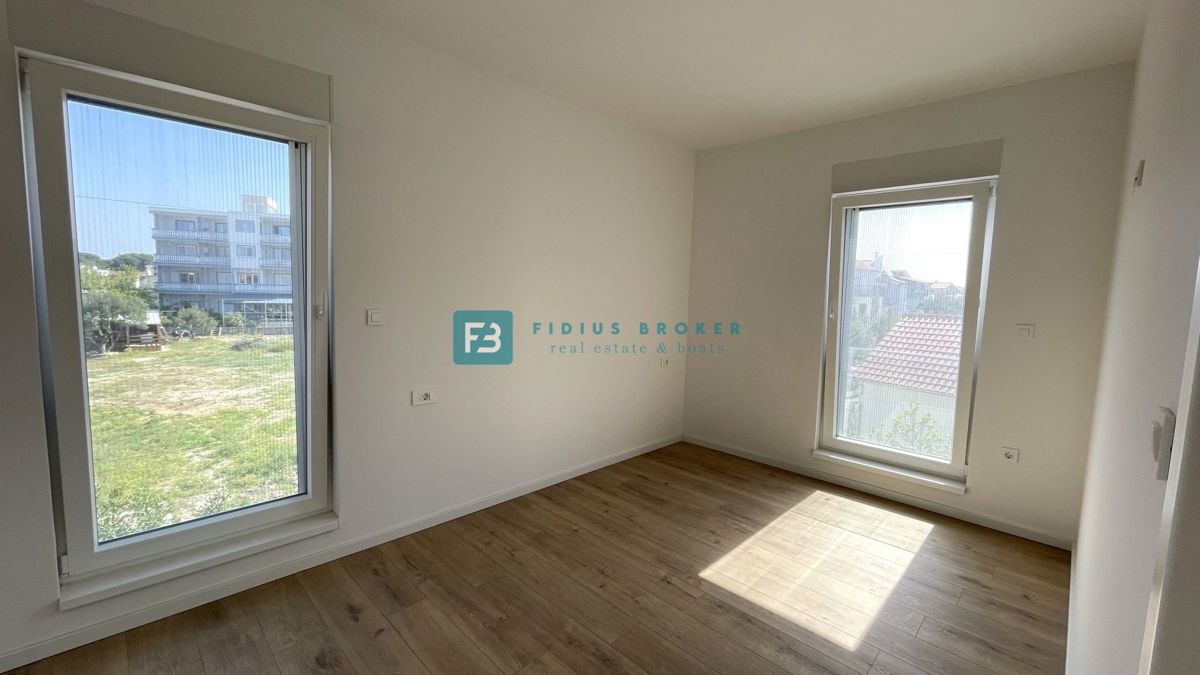 VODICE - SRIMA, novo, 2. vrsta do morja, penthouse, strešna terasa, panoramski pogled na morje