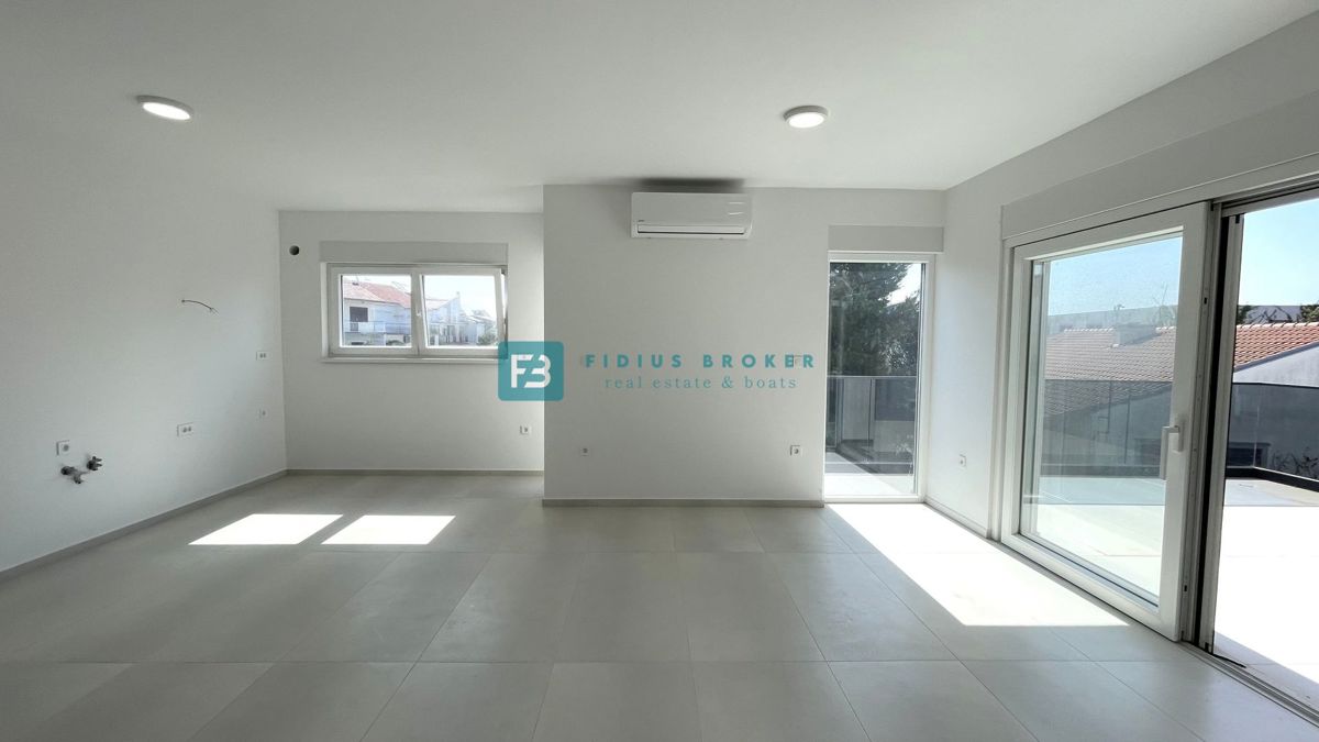 VODICE - SRIMA, novo, 2. vrsta do morja, penthouse, strešna terasa, panoramski pogled na morje