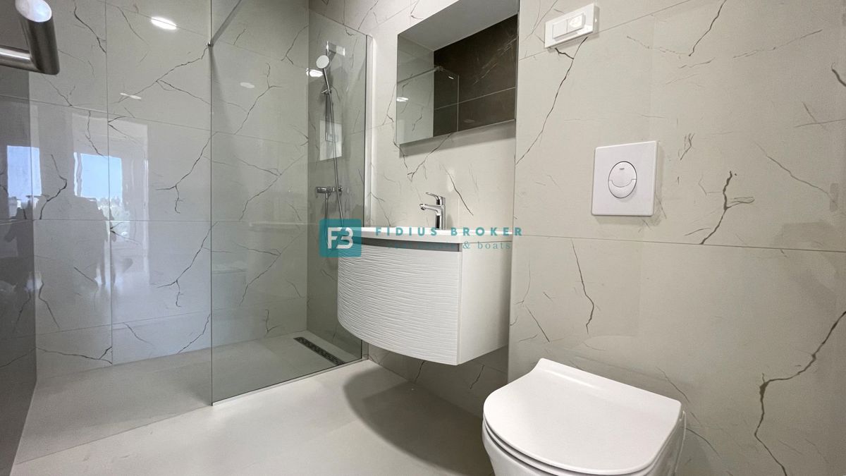 VODICE - SRIMA, novo, 2. vrsta do morja, penthouse, strešna terasa, panoramski pogled na morje