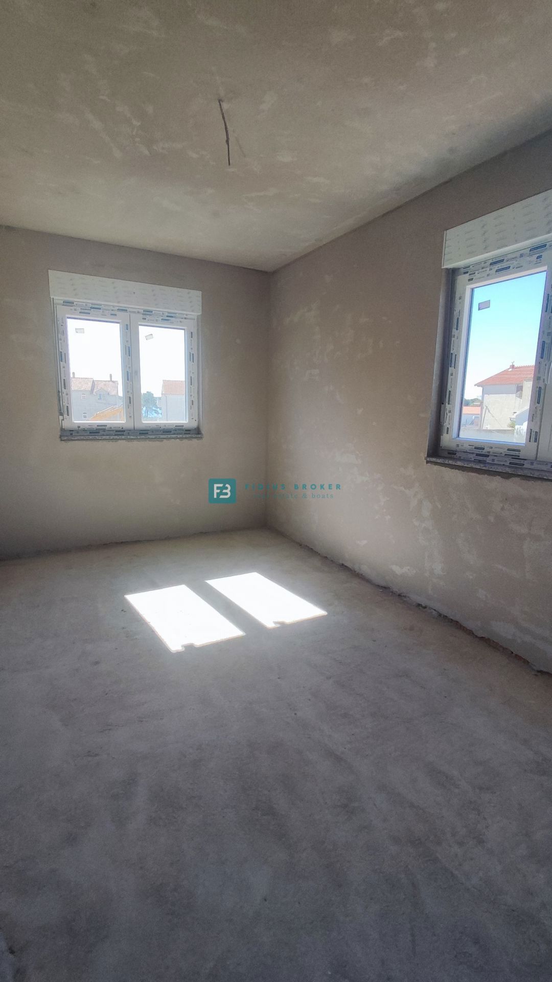 VODICE, novogradnja, 200 m do plaže, dvoetažni apartma, terasa