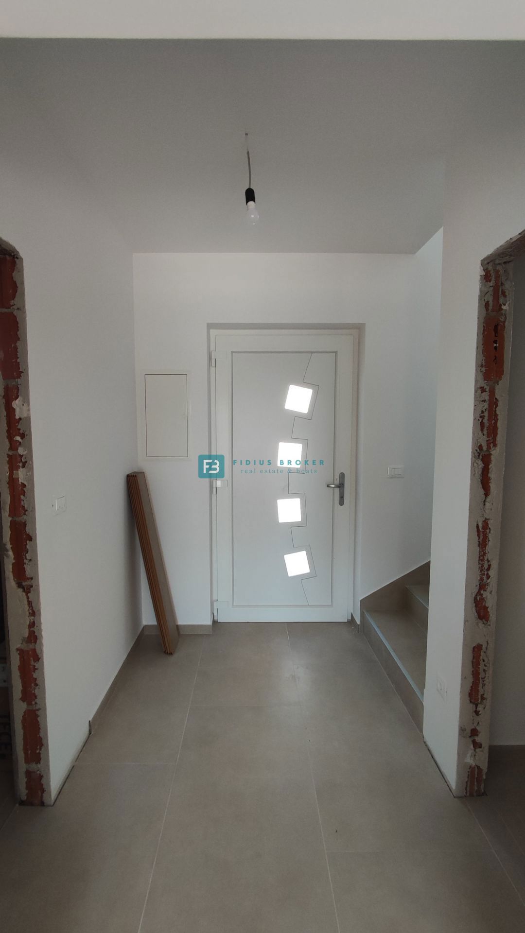 VODICE, novogradnja, 200 m do plaže, dvoetažni apartma, terasa