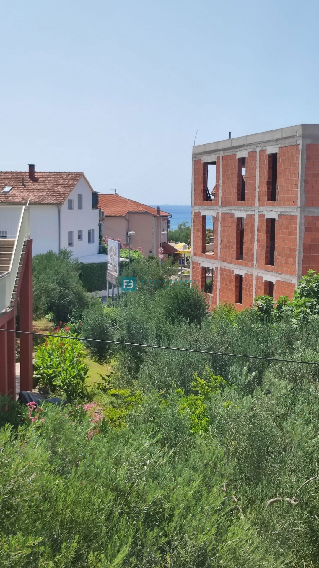 VODICE, novogradnja, 200 m do plaže, dvoetažni apartma, terasa