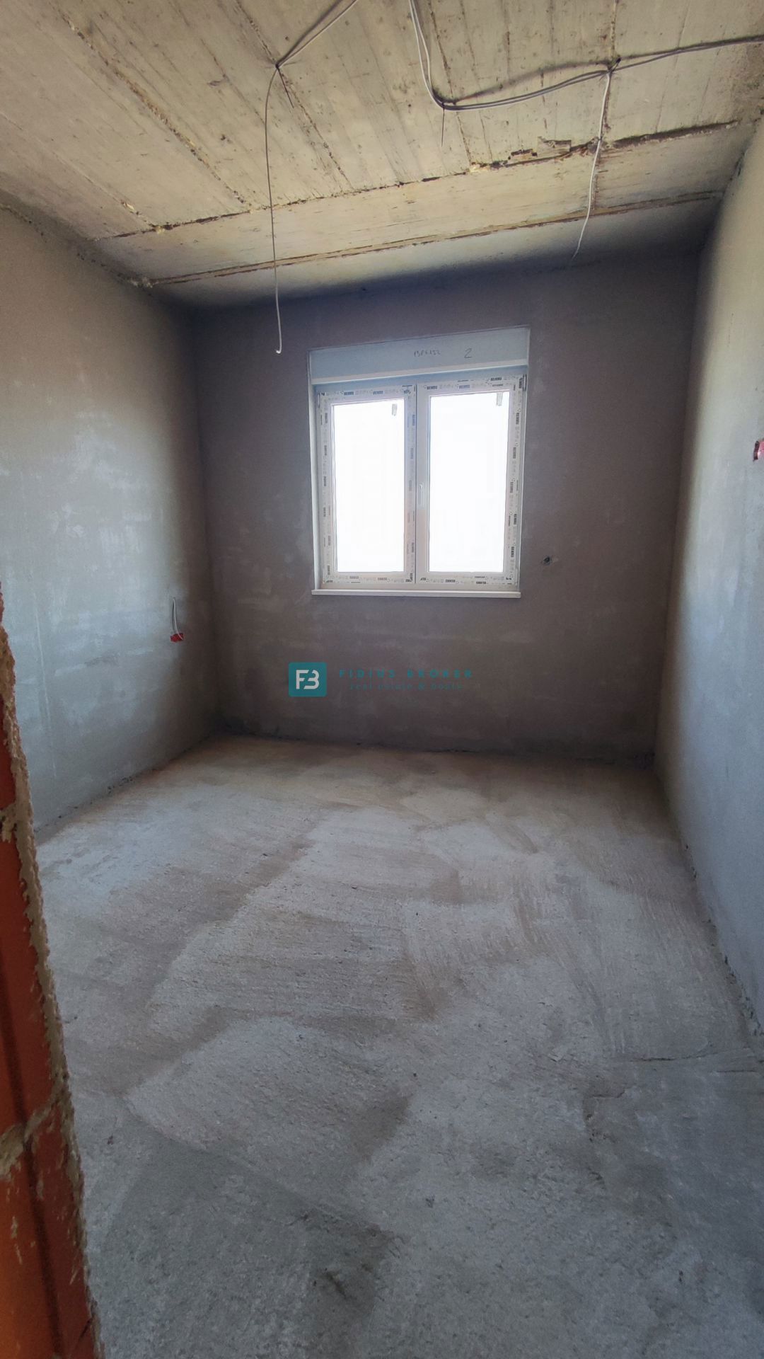 VODICE, novogradnja, dvoetažno stanovanje, 3 spalnice, vrt