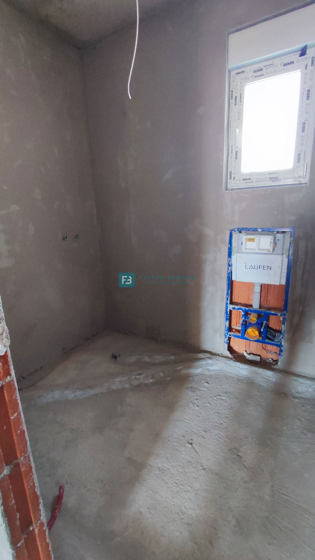 VODICE, novogradnja, dvoetažno stanovanje, 3 spalnice, vrt