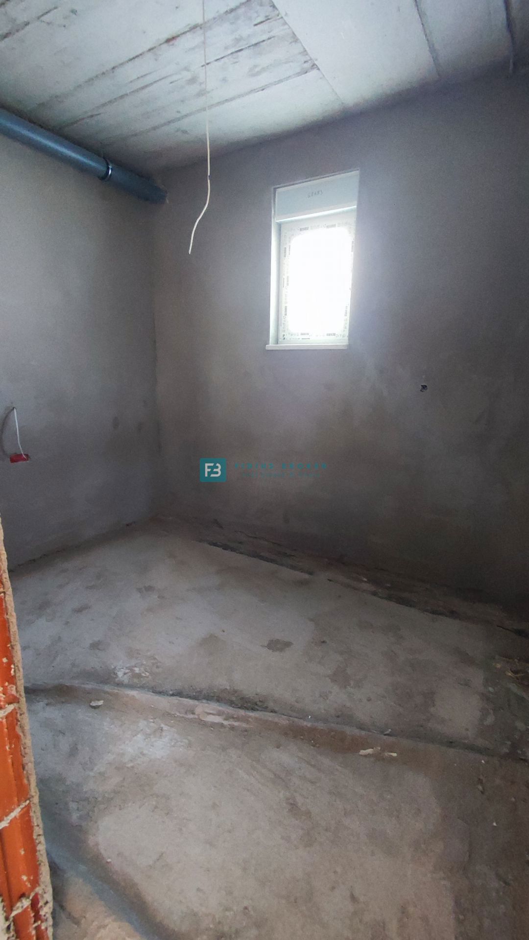 VODICE, novogradnja, dvoetažno stanovanje, 3 spalnice, vrt
