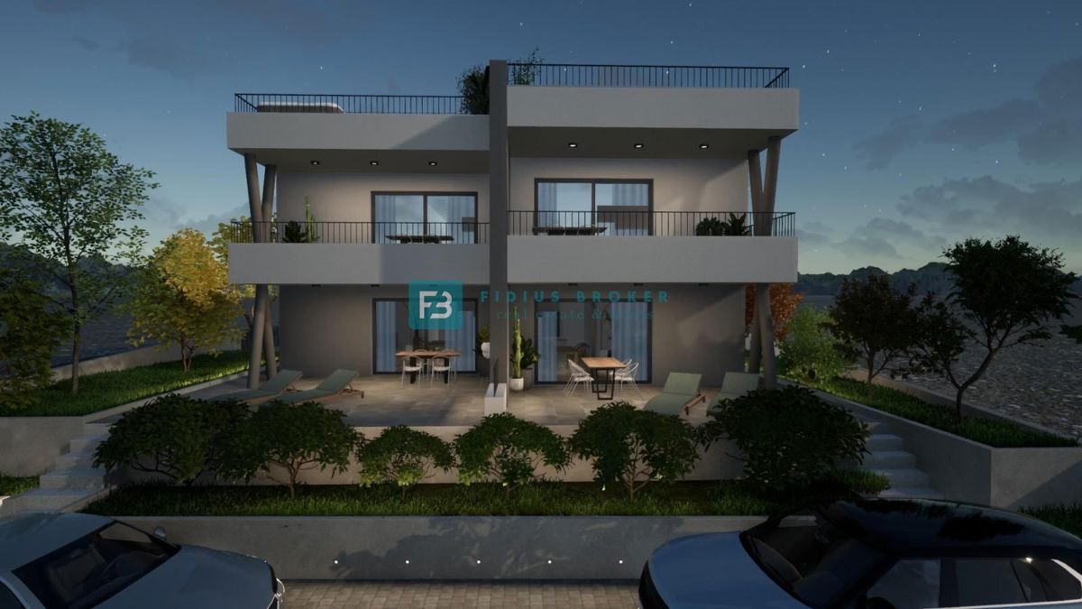 VODICE, novogradnja, pritličje, vrt 60 m2, 2 spalnice