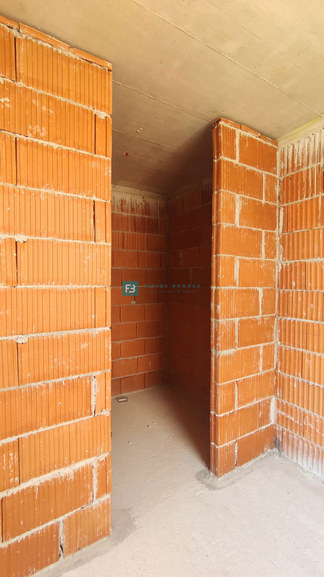 VODICE, novogradnja, pritličje, vrt 60 m2, 2 spalnice