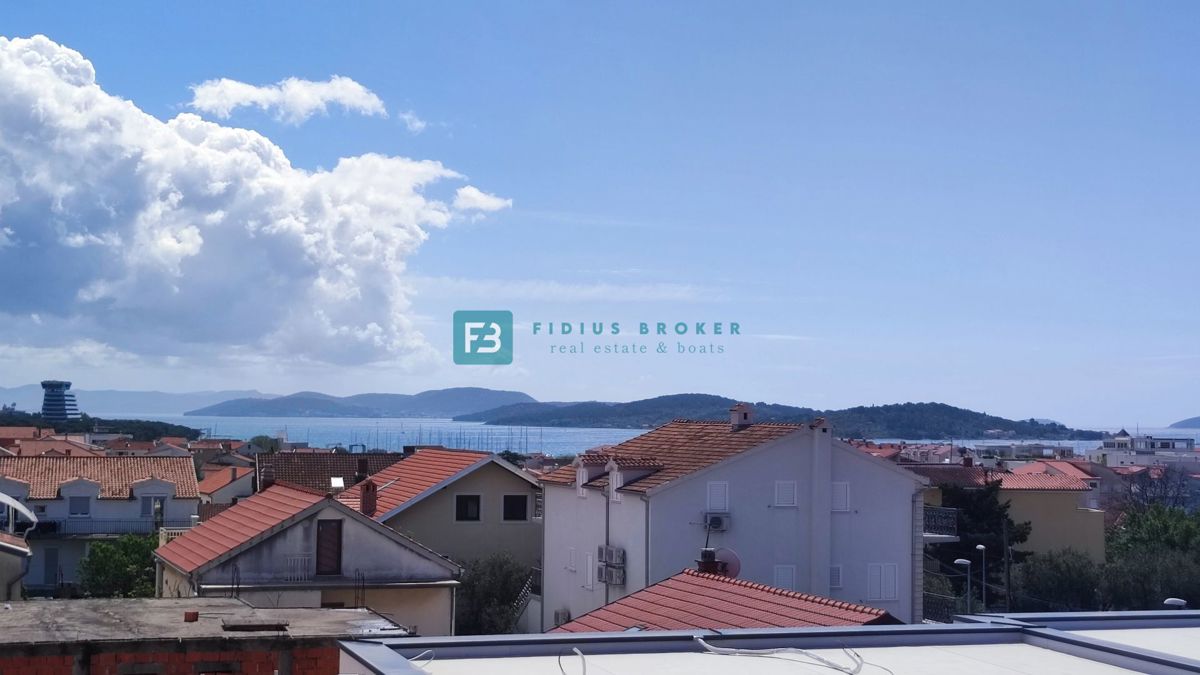 VODICE, novogradnja, 2. nad., panoramski pogled na morje, shramba, S7