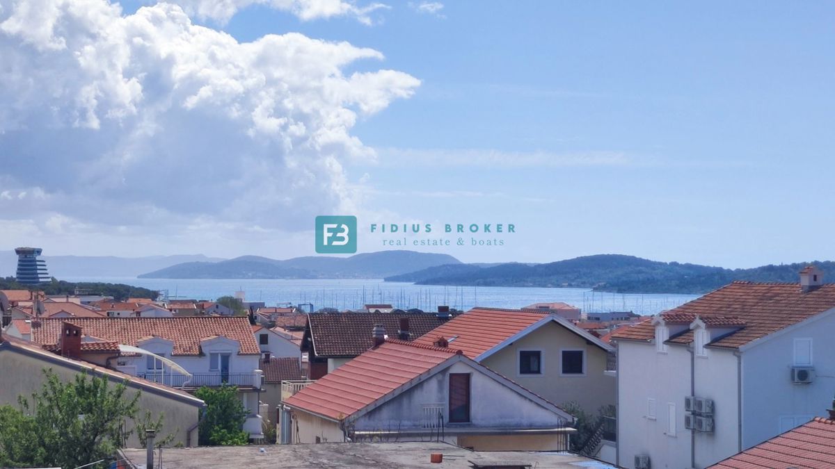VODICE, novogradnja, 2. nad., panoramski pogled na morje, shramba, S7
