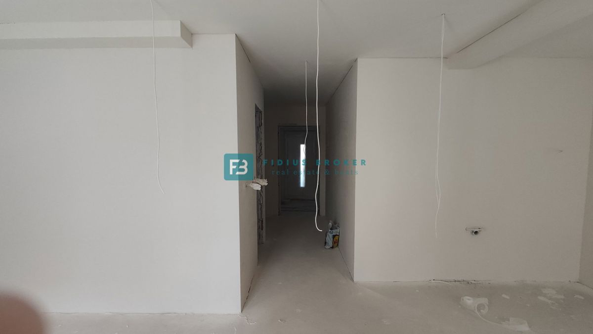 VODICE, novogradnja, pritličje, vrt 36 m2, mirna lokacija, S2