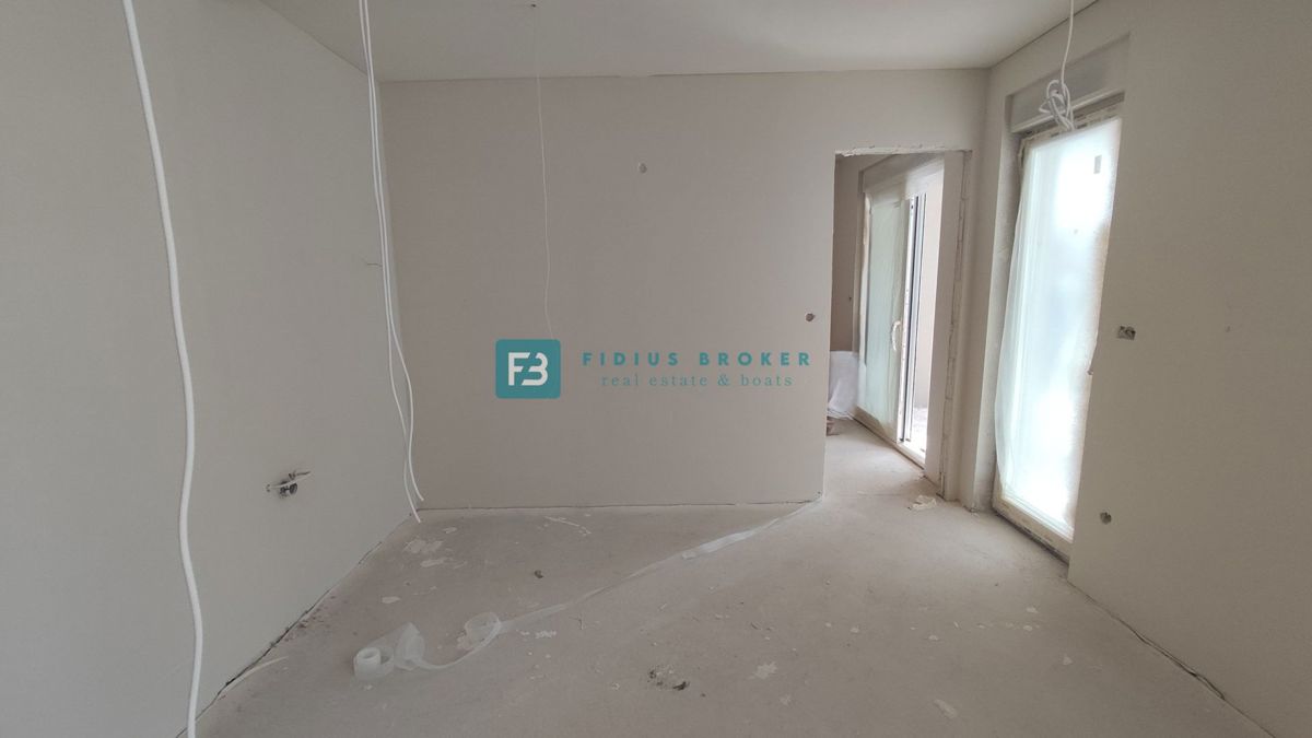 VODICE, novogradnja, pritličje, vrt 36 m2, mirna lokacija, S2