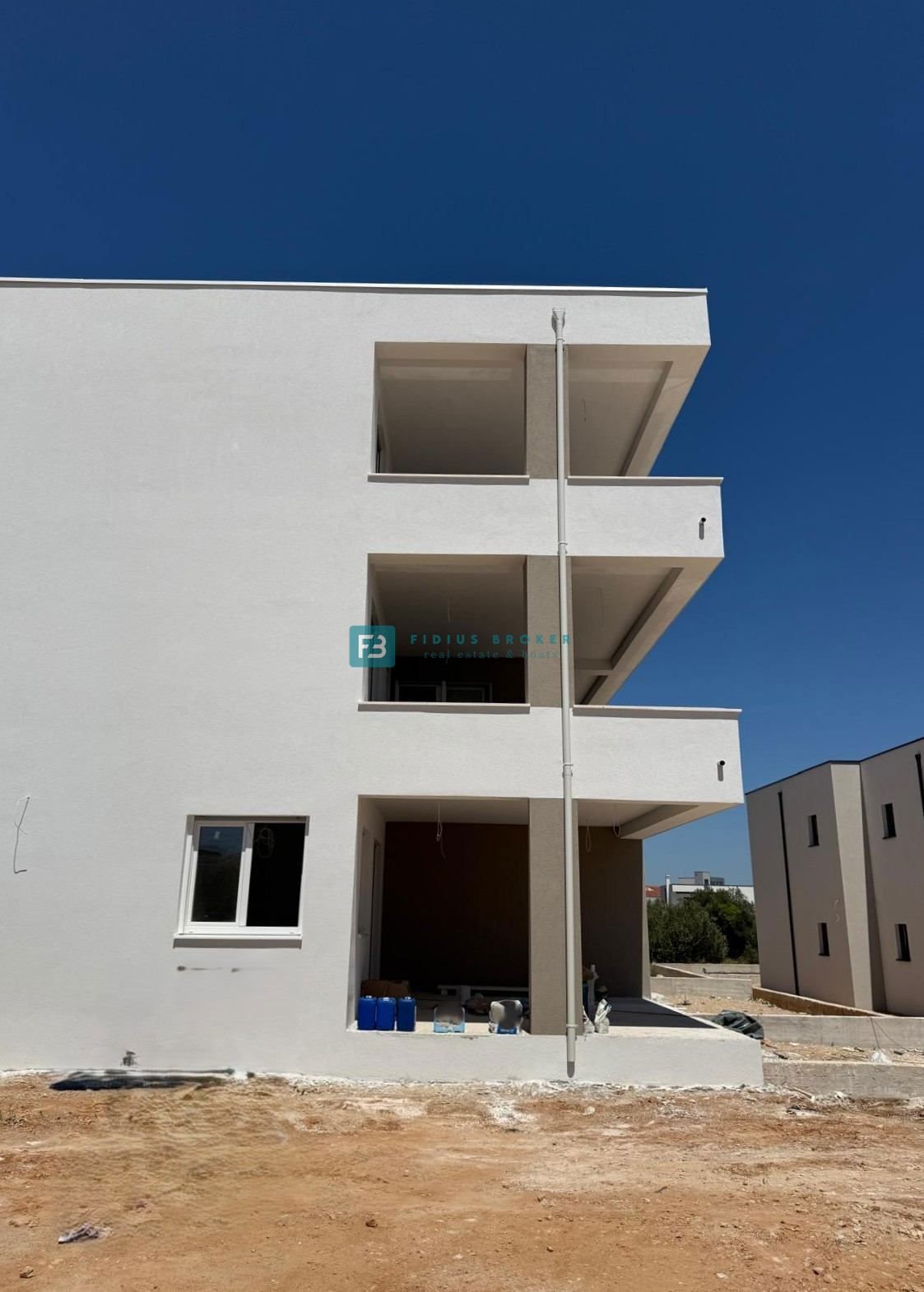 VODICE, novogradnja, 2. nad., panoramski pogled na morje, shramba, S7