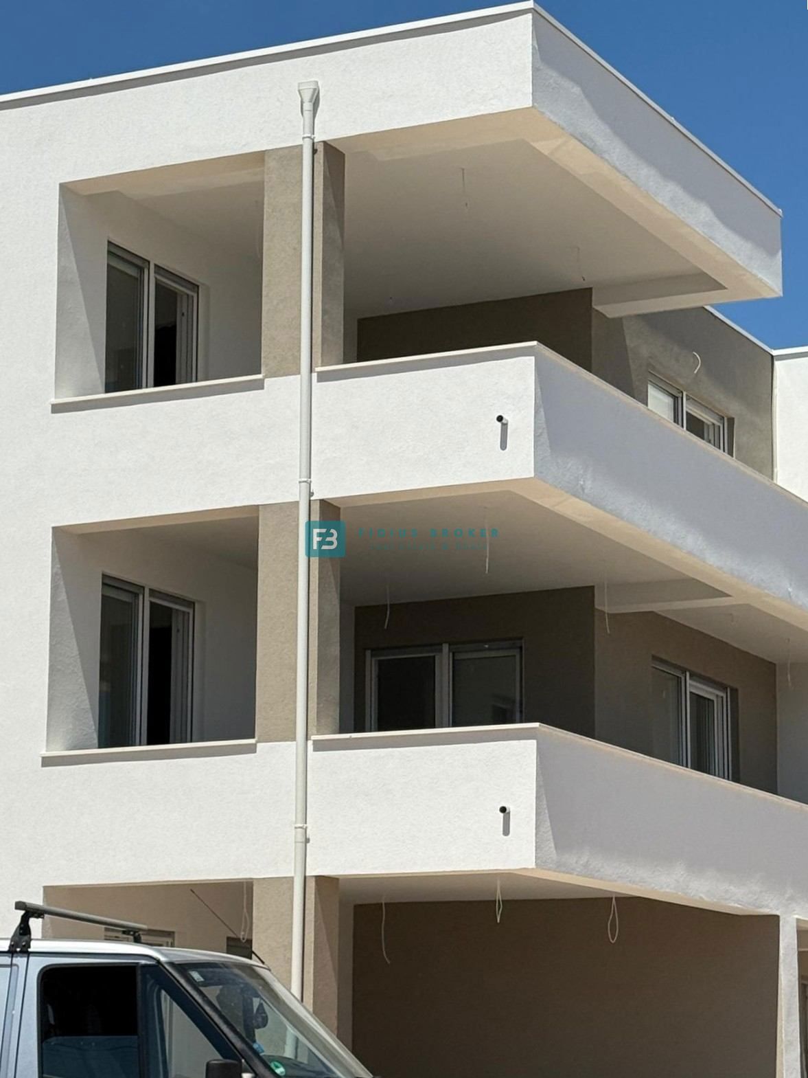 VODICE, novogradnja, 2. nad., panoramski pogled na morje, shramba, S7