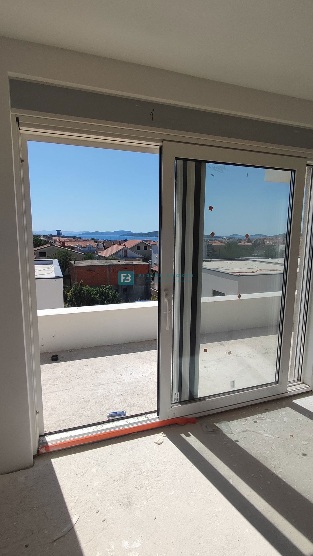 VODICE, novogradnja, 2. nad., panoramski pogled na morje, shramba, S7