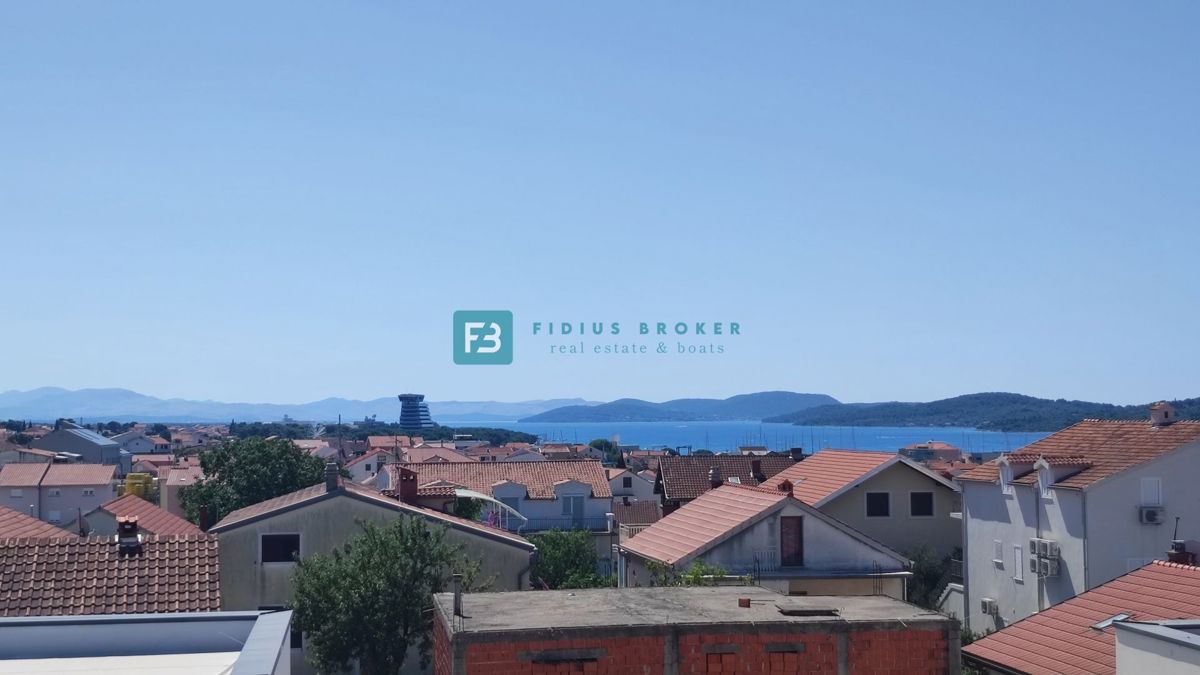 VODICE, novogradnja, 2. nad., panoramski pogled na morje, shramba, S7