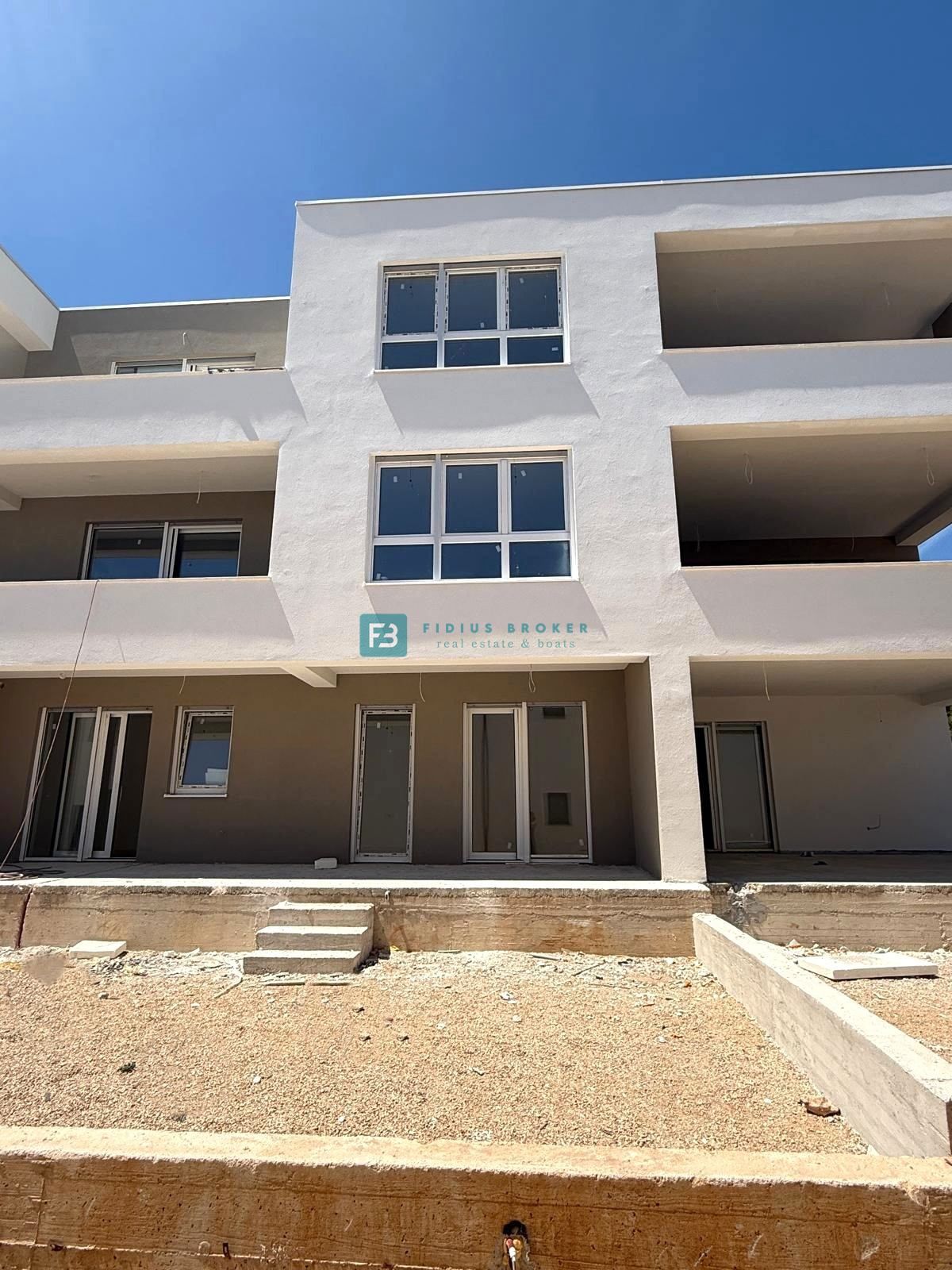 VODICE, novogradnja, 2. nad., panoramski pogled na morje, shramba, S7