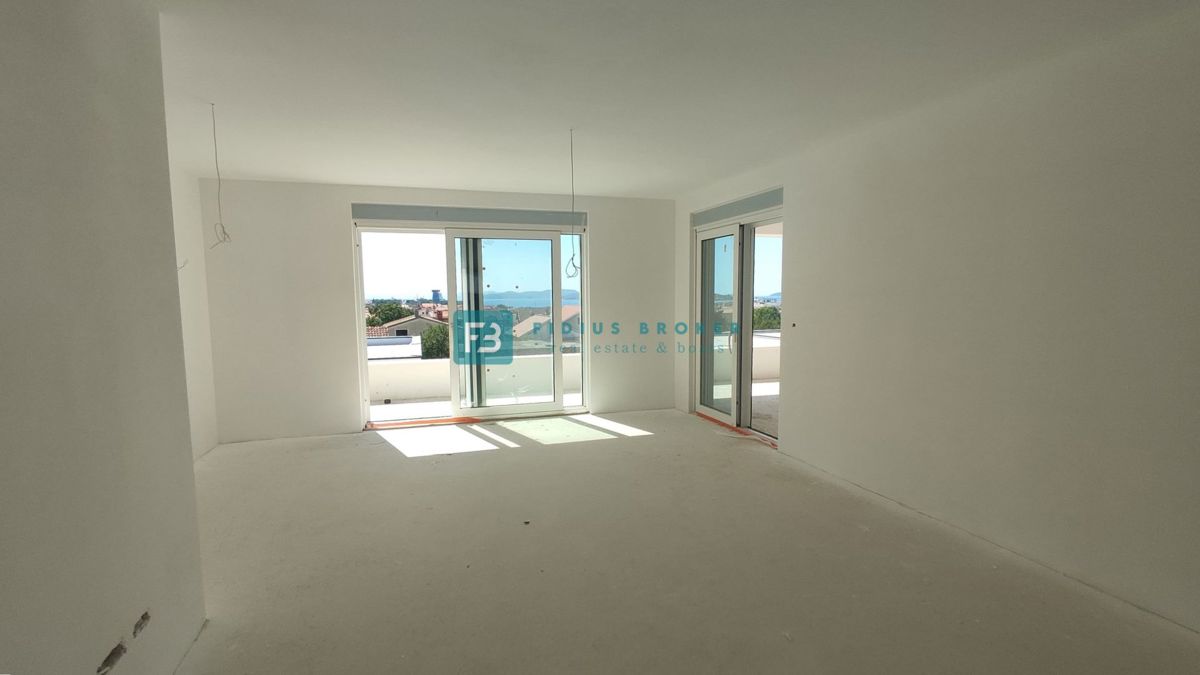 VODICE, novogradnja, 2. nad., panoramski pogled na morje, shramba, S7