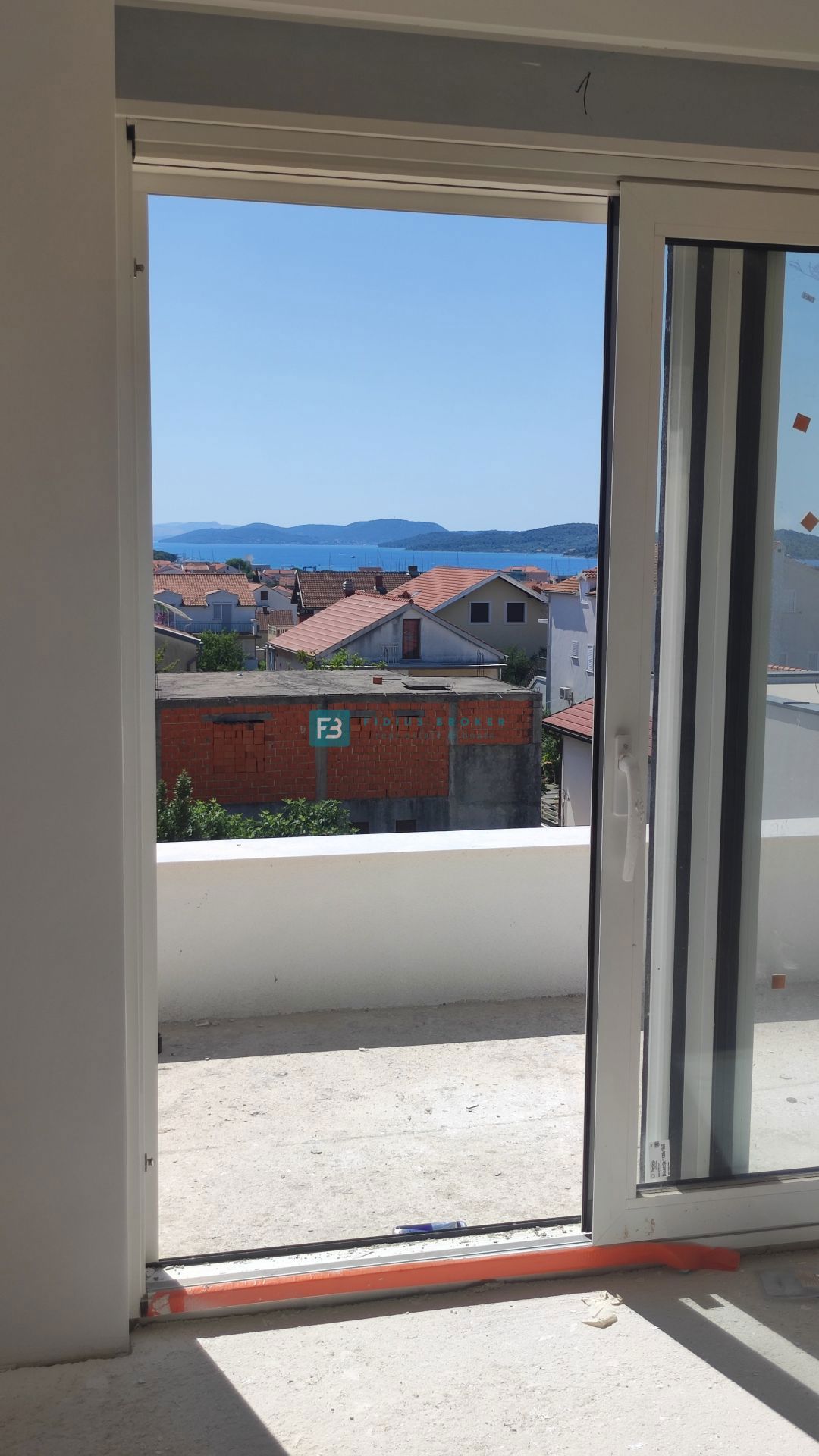 VODICE, novogradnja, 2. nad., panoramski pogled na morje, shramba, S7