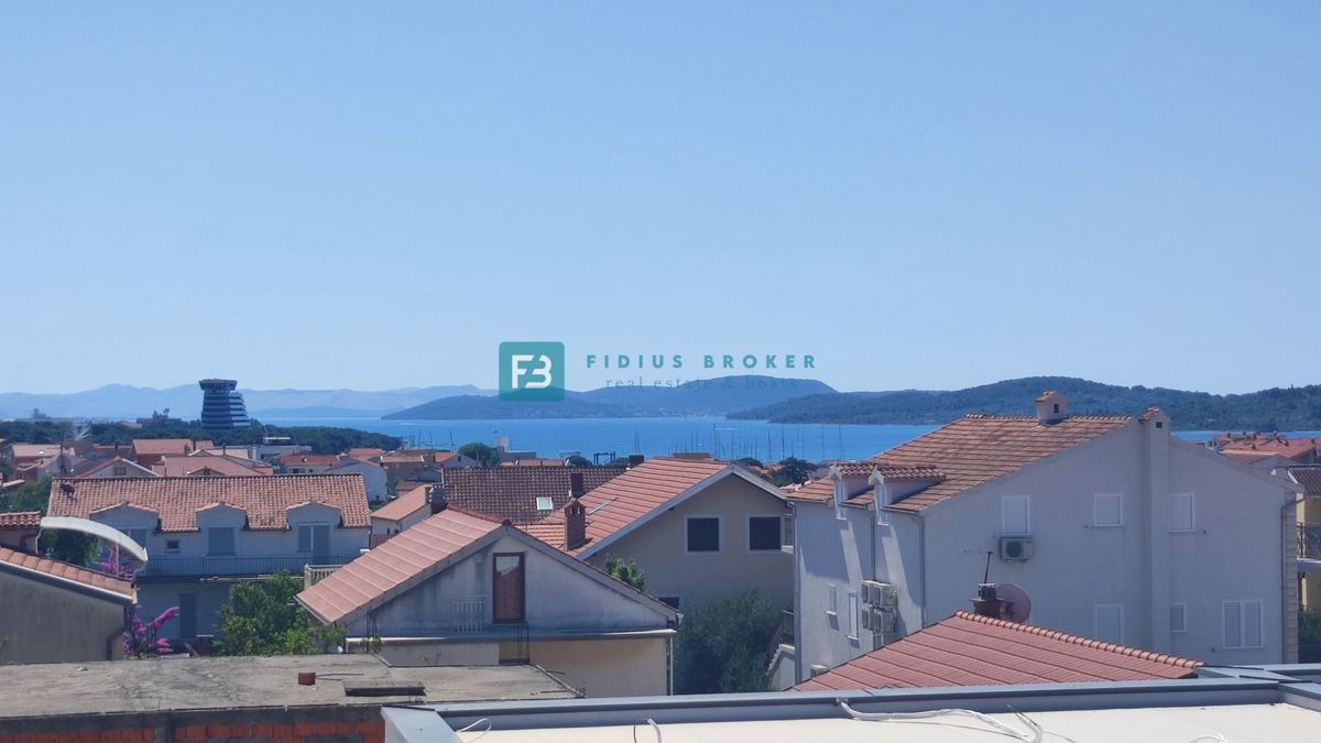 VODICE, novogradnja, 2. nad., panoramski pogled na morje, shramba, S7