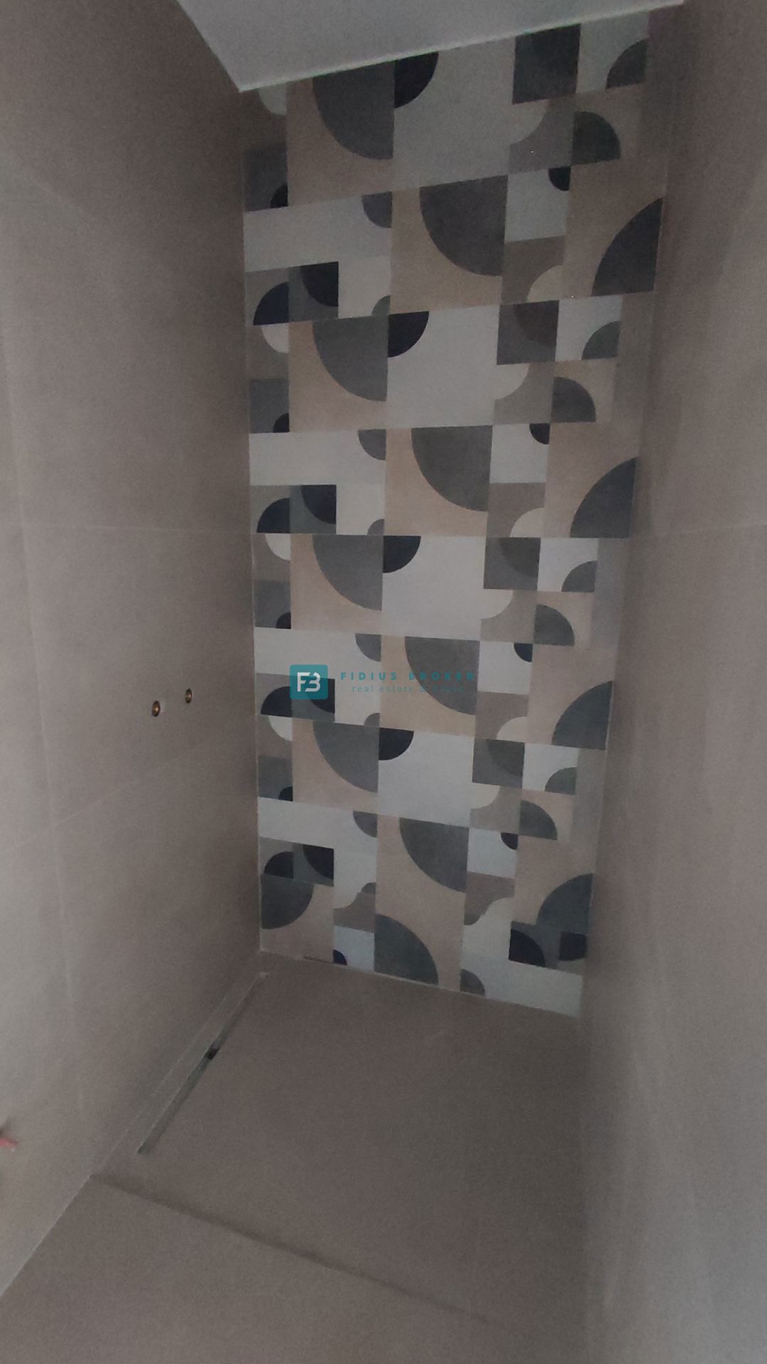 VODICE, novogradnja, 1. nadstropje, moderno stanovanje, 650 m do plaže