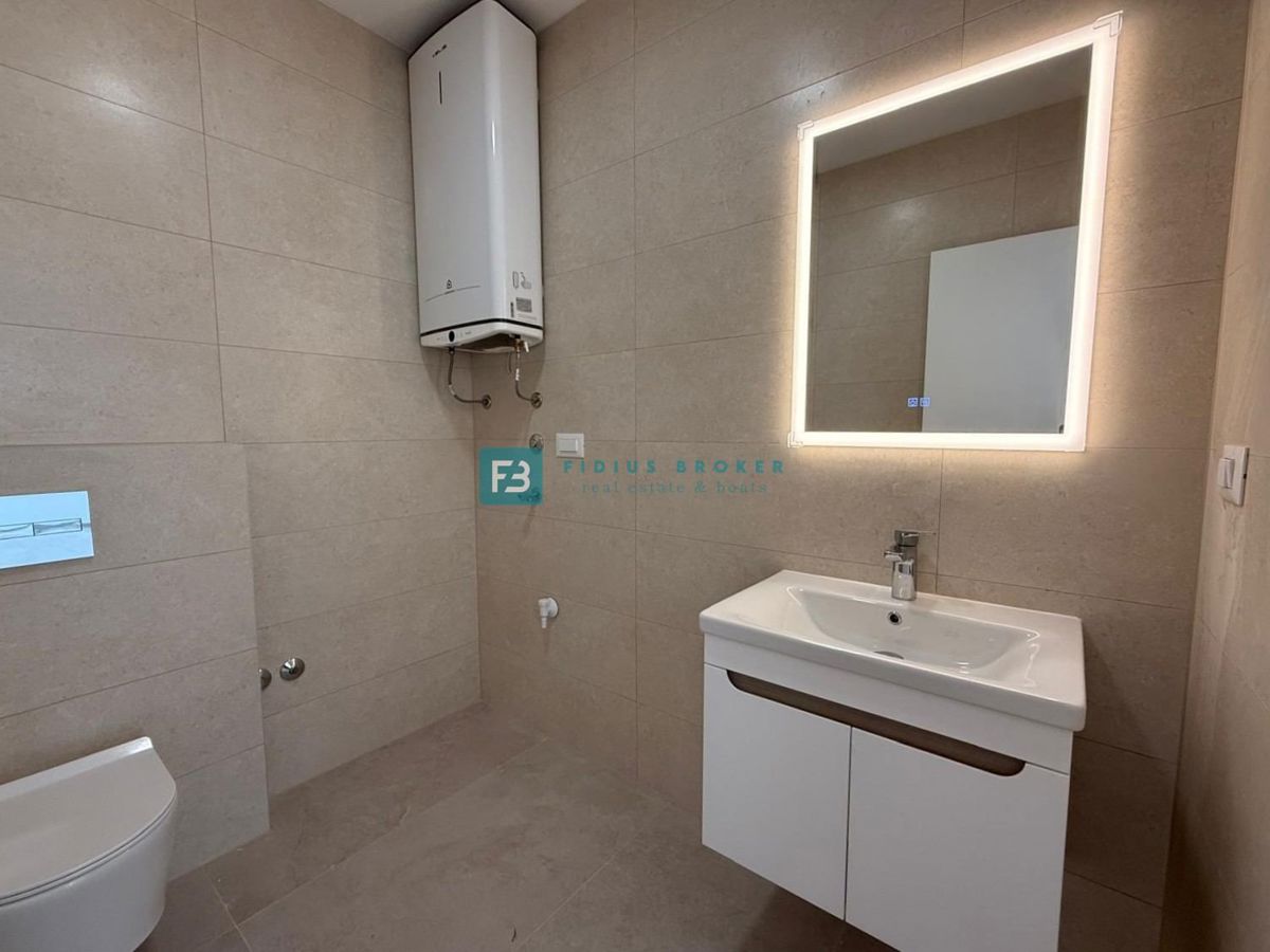 VODICE, novogradnja, pritličje, vrt, mirna okolica