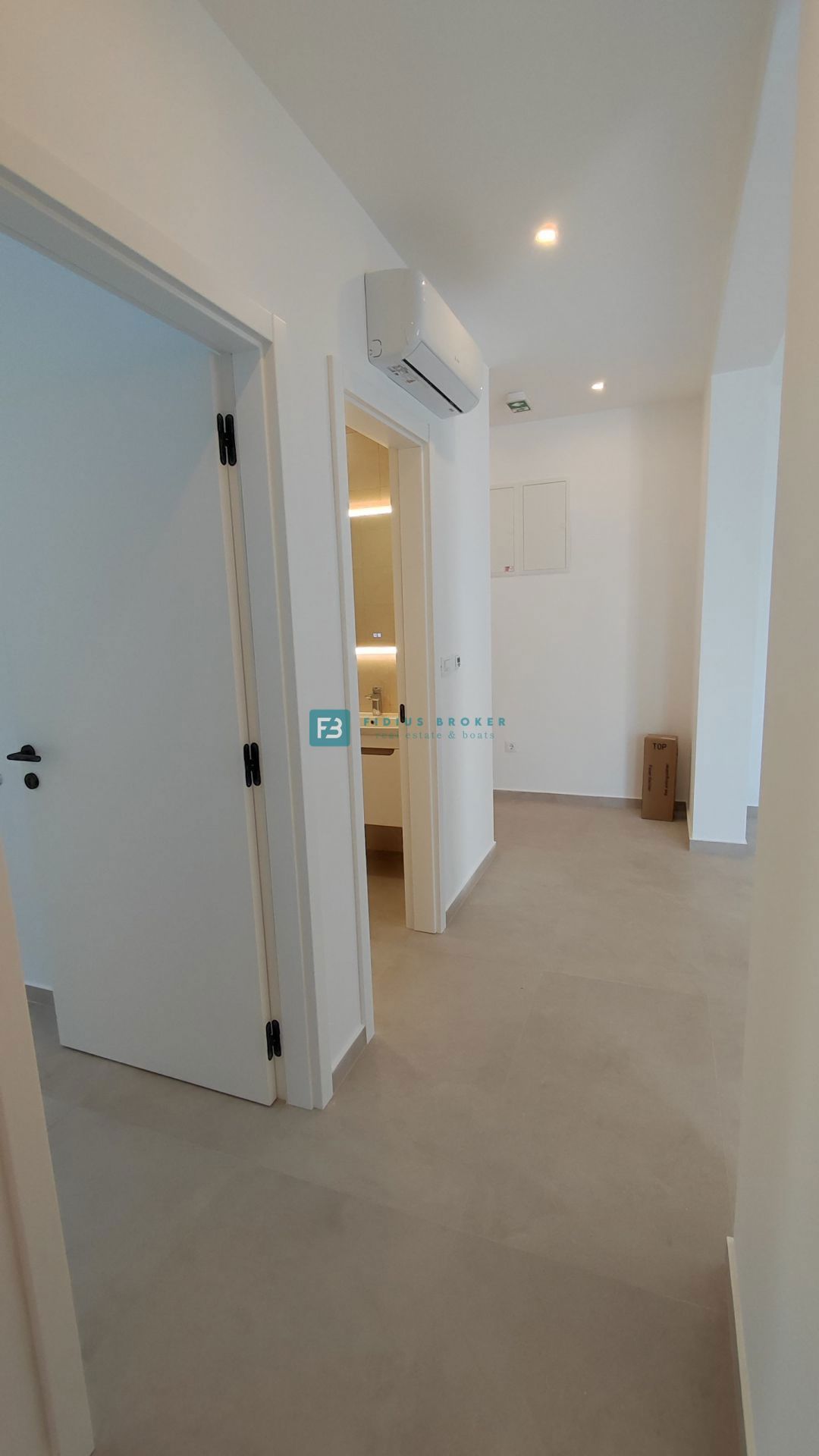 VODICE, novogradnja, pritličje, vrt, mirna okolica