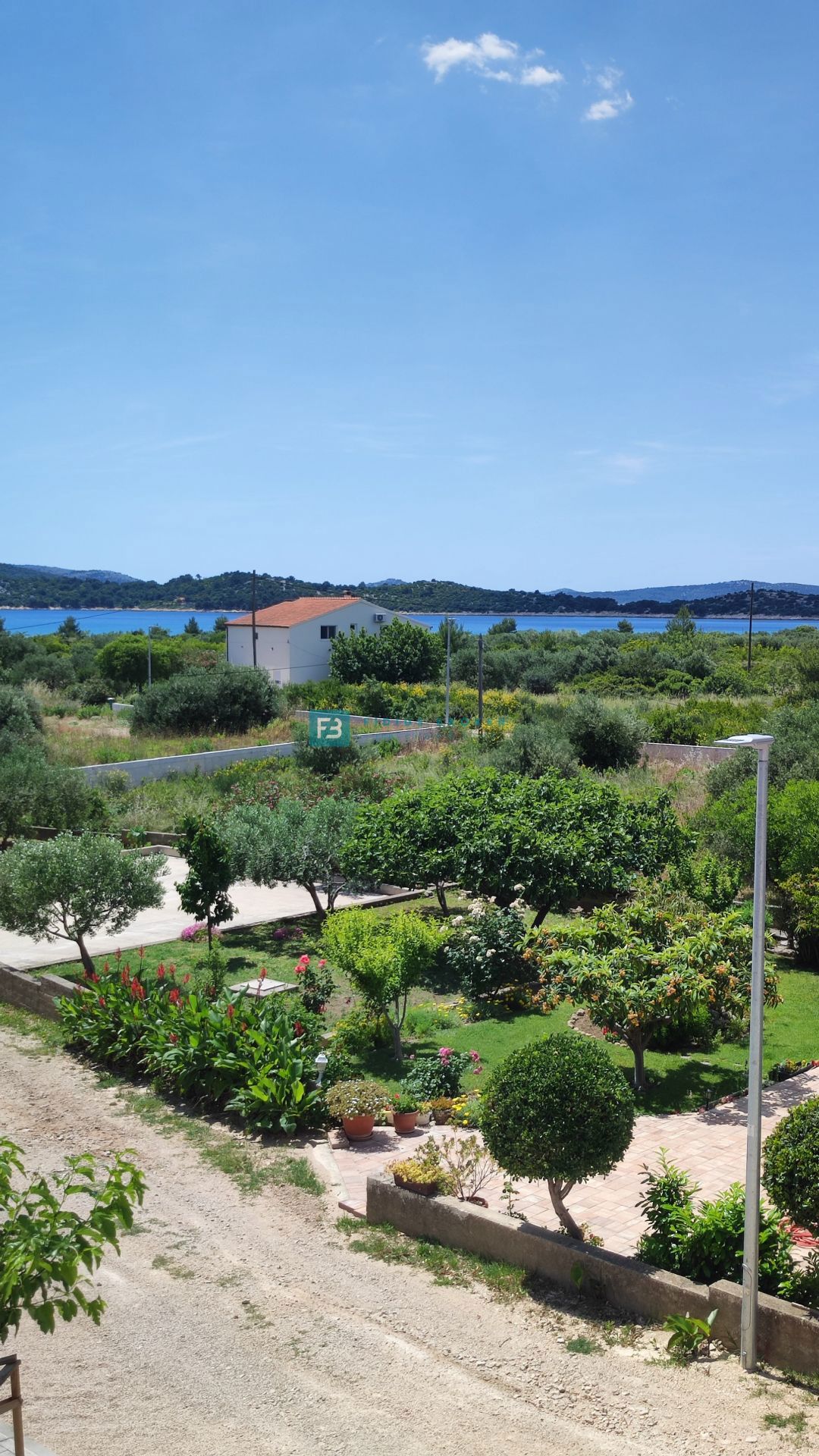VODICE, novogradnja, moderno stanovanje, 1. nadstropje, 400 m od plaže