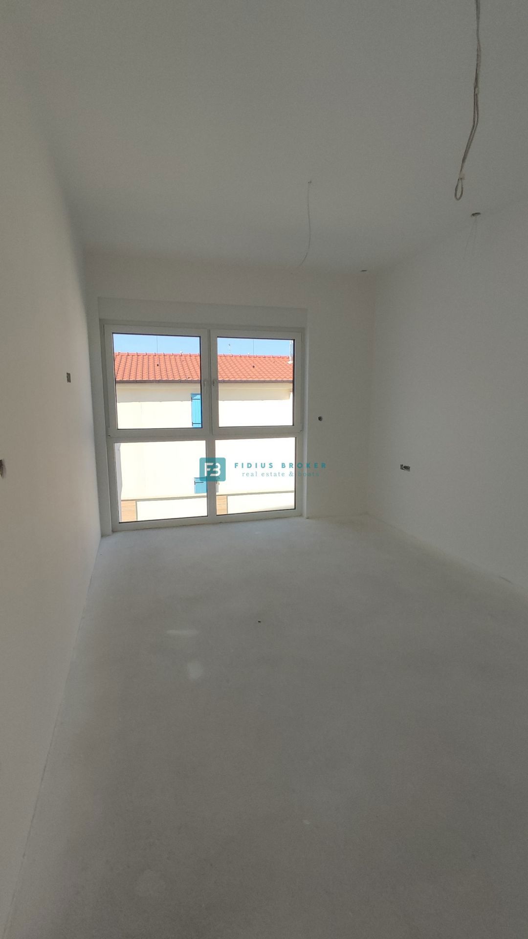 SRIMA, nova, dvojček, 300 m do plaže, pogled na morje, S1