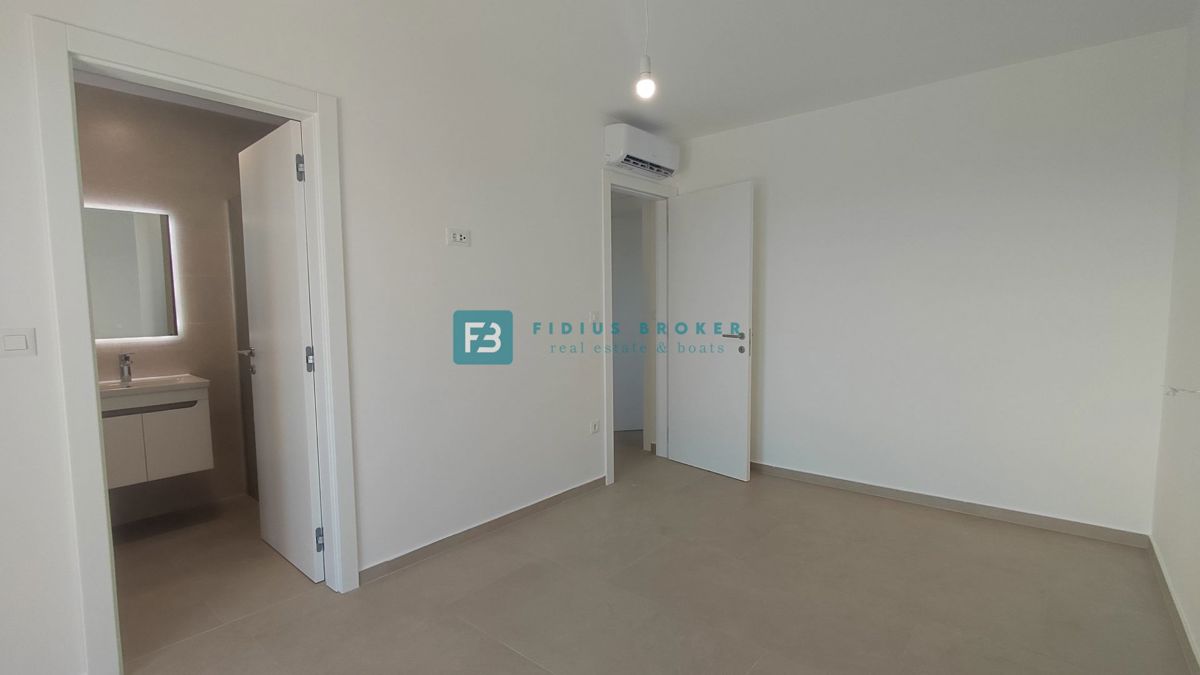 VODICE, novogradnja, 2. nad., pogled na morje, shramba, S6