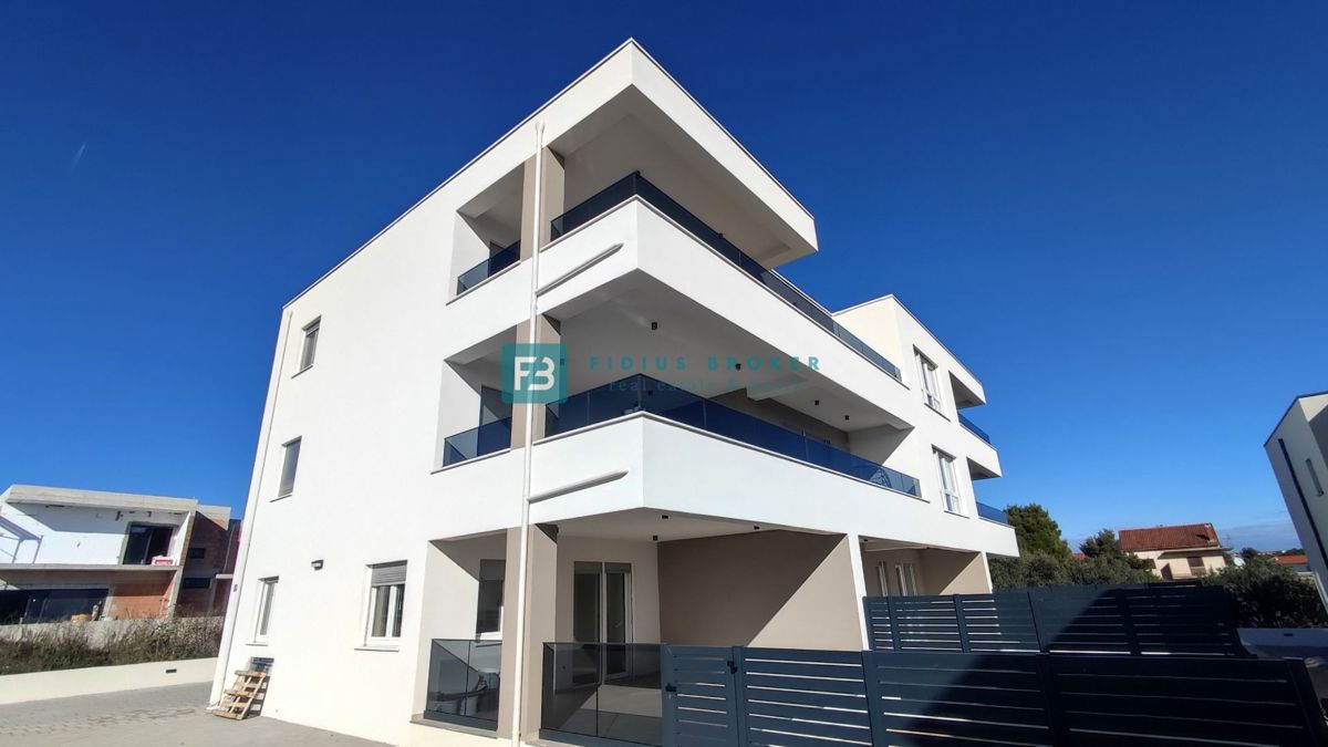 VODICE, novogradnja, 2. nad., pogled na morje, shramba, S6