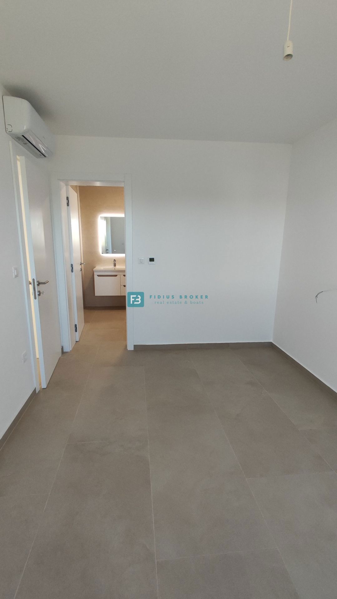 VODICE, novogradnja, 2. nad., pogled na morje, shramba, S6