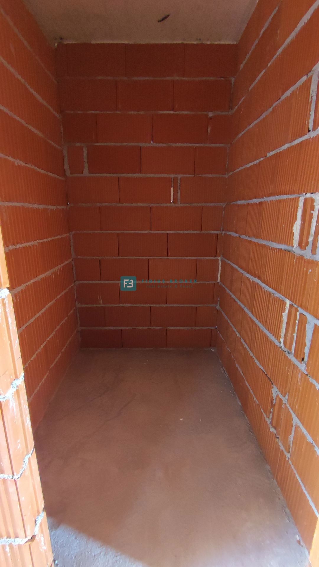 VODICE, novogradnja, 2. nadstropje, pogled na morje, 3 spalnice, 2 parkirni mesti