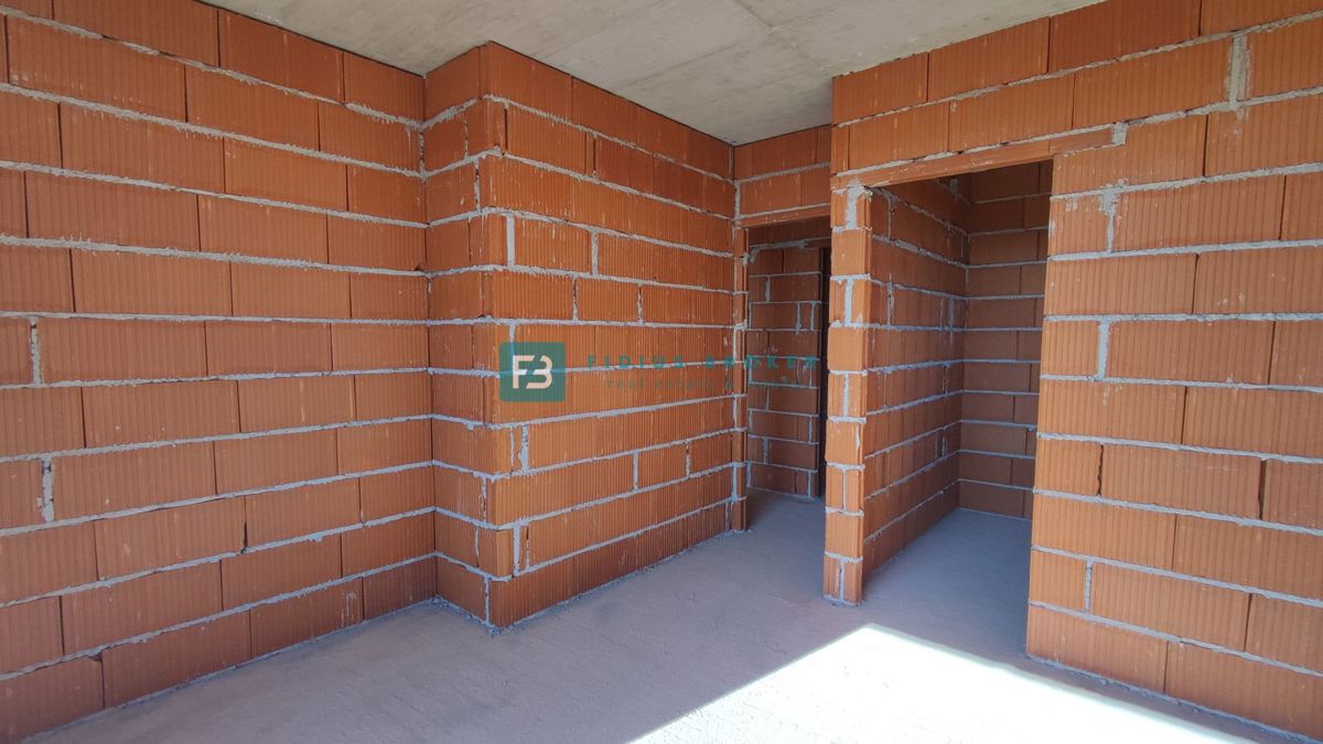 VODICE, novogradnja, 2. nadstropje, pogled na morje, 3 spalnice, 2 parkirni mesti