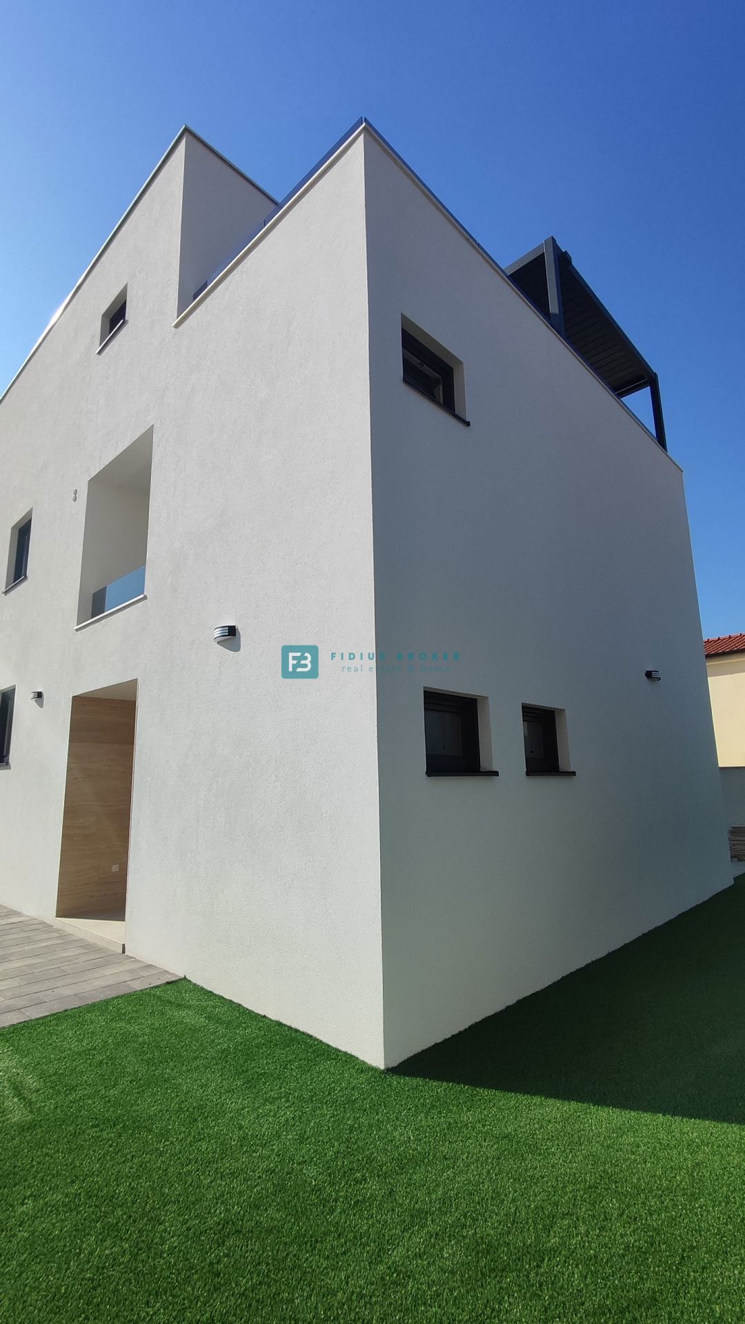 SRIMA, nova, dvojček, 300 m do plaže, pogled na morje, S1